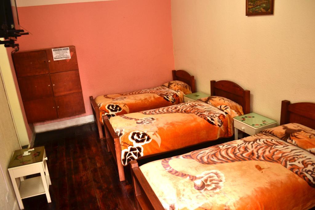 Hostal Loro Verde Кито Екстериор снимка
