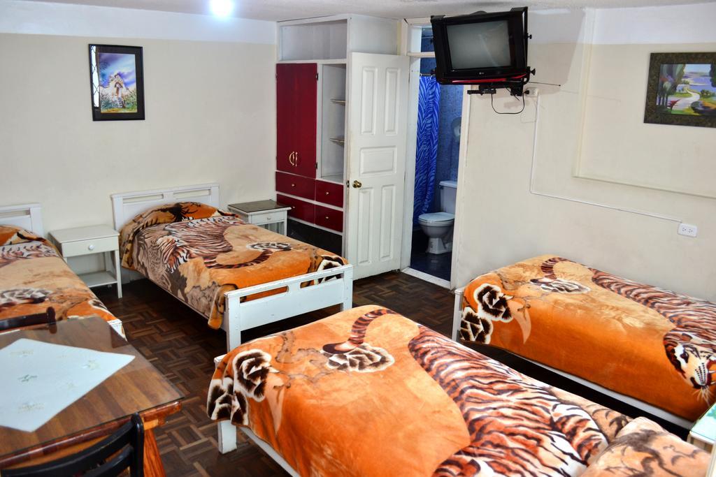 Hostal Loro Verde Кито Екстериор снимка